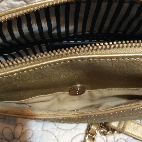 Charming Charlie Crossbody Bag - Picture 4 of 5